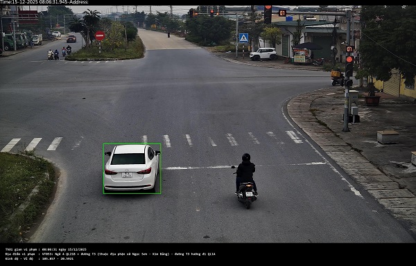 El propietario del vehiculo multado en Ninh Binh. Foto: Policia de Ninh Binh