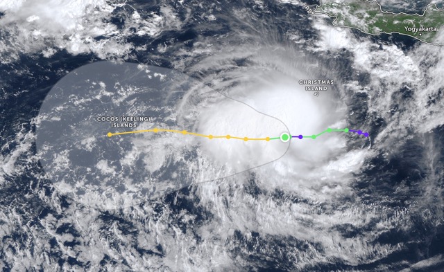 Forecast of the path and affected area of tropical storm 09S in the southern Indian Ocean. Photo: JWTC