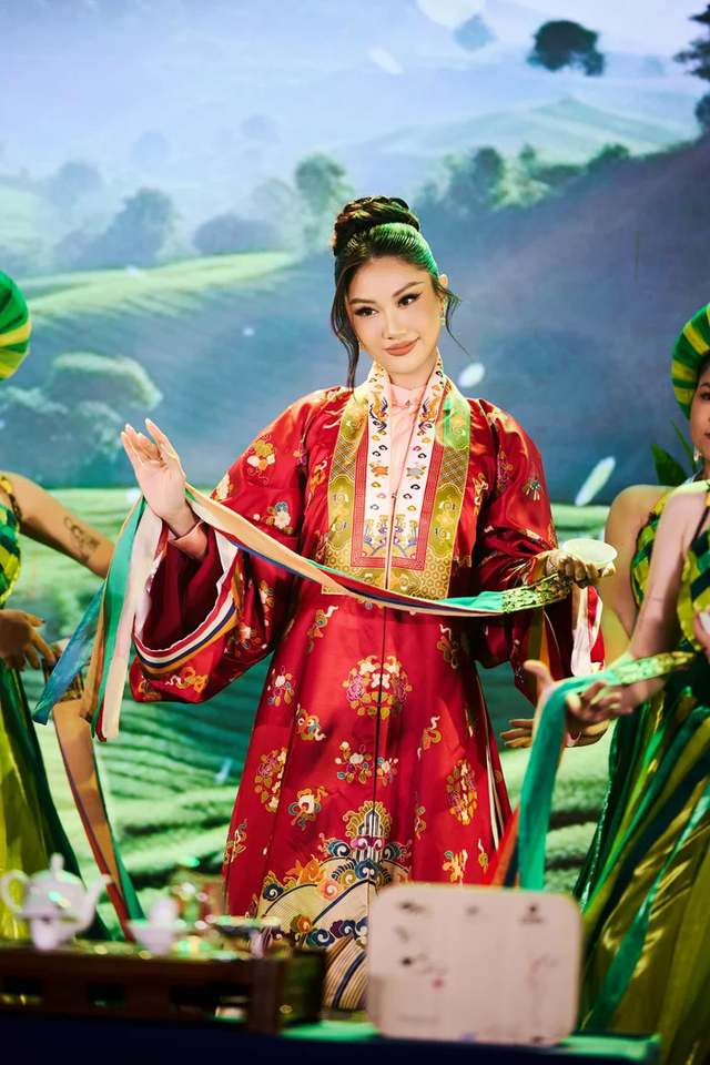 Phuong Linh co hanh trinh dang nho tai Miss Cosmo 2025. Anh: Ban to chuc.