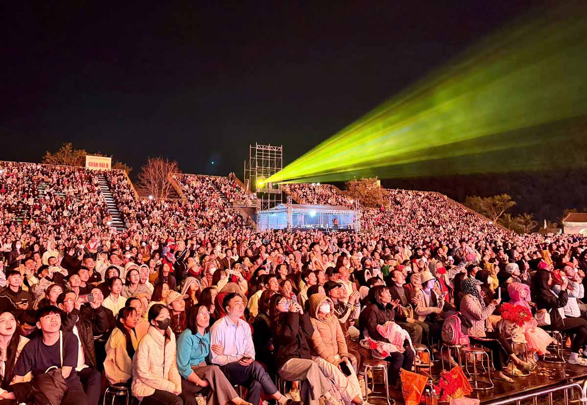Su kien thu hut khoang 15.000 khan gia. Anh: Doan Hung
