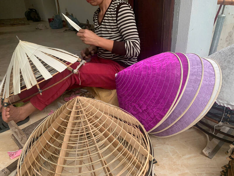  Nhung chiec non lang Chuong Anh: Thuy Linh