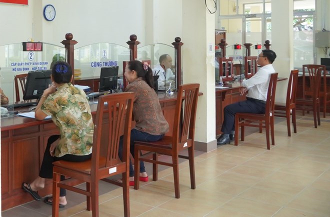 The Ministry of Home Affairs guides localities to rearrange and reorganize public service units. Photo: Ta Quang