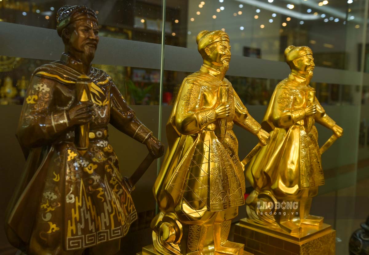 Cac san pham duc dong cua lang rat da dang, phong phu. Tuy vao hinh dang, kich thuoc, chat lieu va muc do tinh xao, gia cua moi san pham co the dao dong tu vai trieu den hang tram trieu dong.