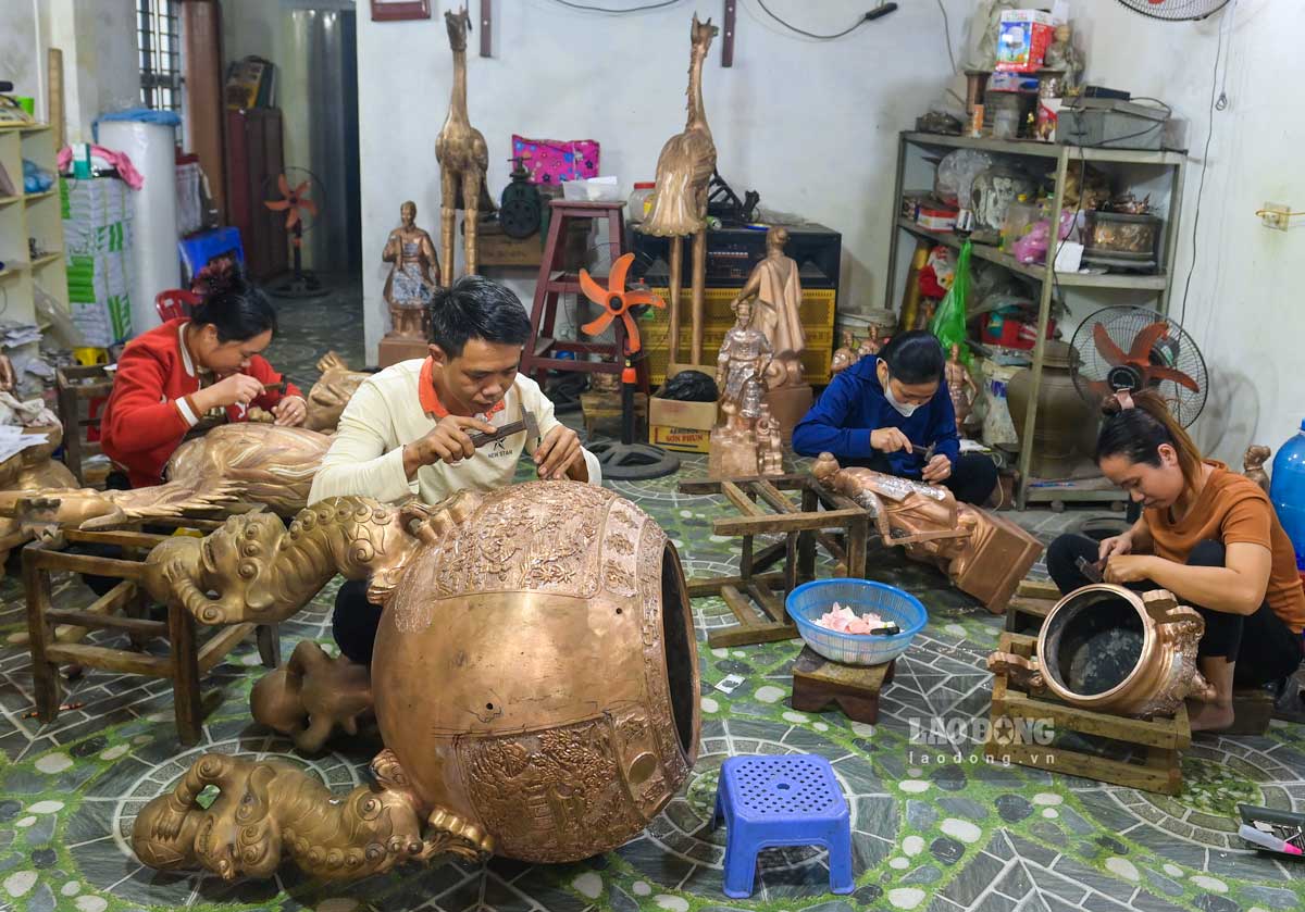 Ngay nay, lang nghe Tong Xa co khoang tren 20 doanh nghiep lon va hang tram ho lam nghe, tao viec lam, thu nhap cho hang nghin nguoi dan dia phuong.