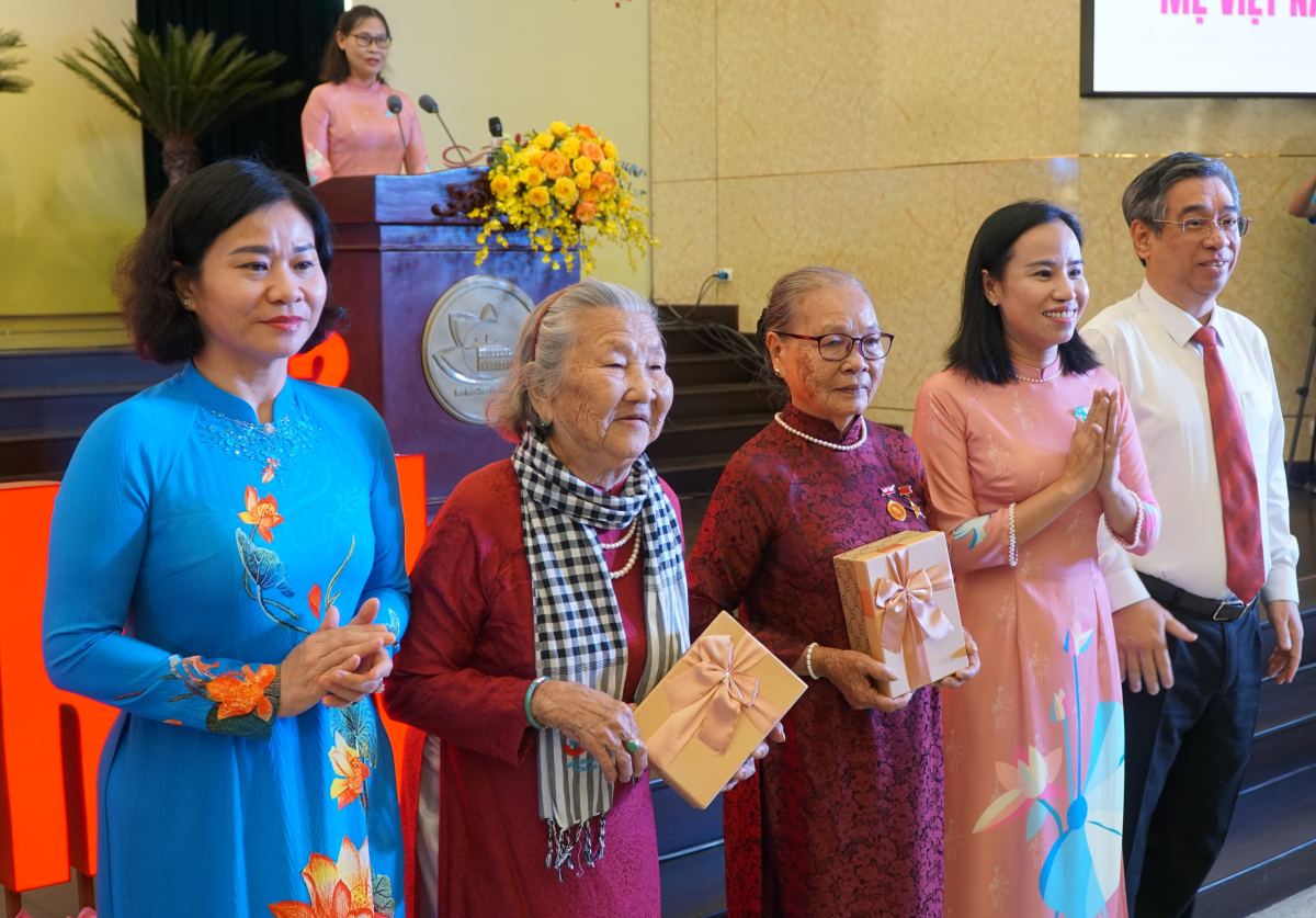 Tri an Me Viet Nam Anh hung. Anh: Thanh Chan