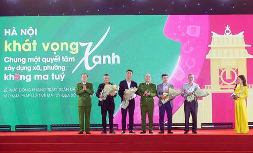 Hà Nội phát động xây dựng xã, phường không ma túy, mở đường dây nóng tố giác tội phạm. Ảnh CAHN