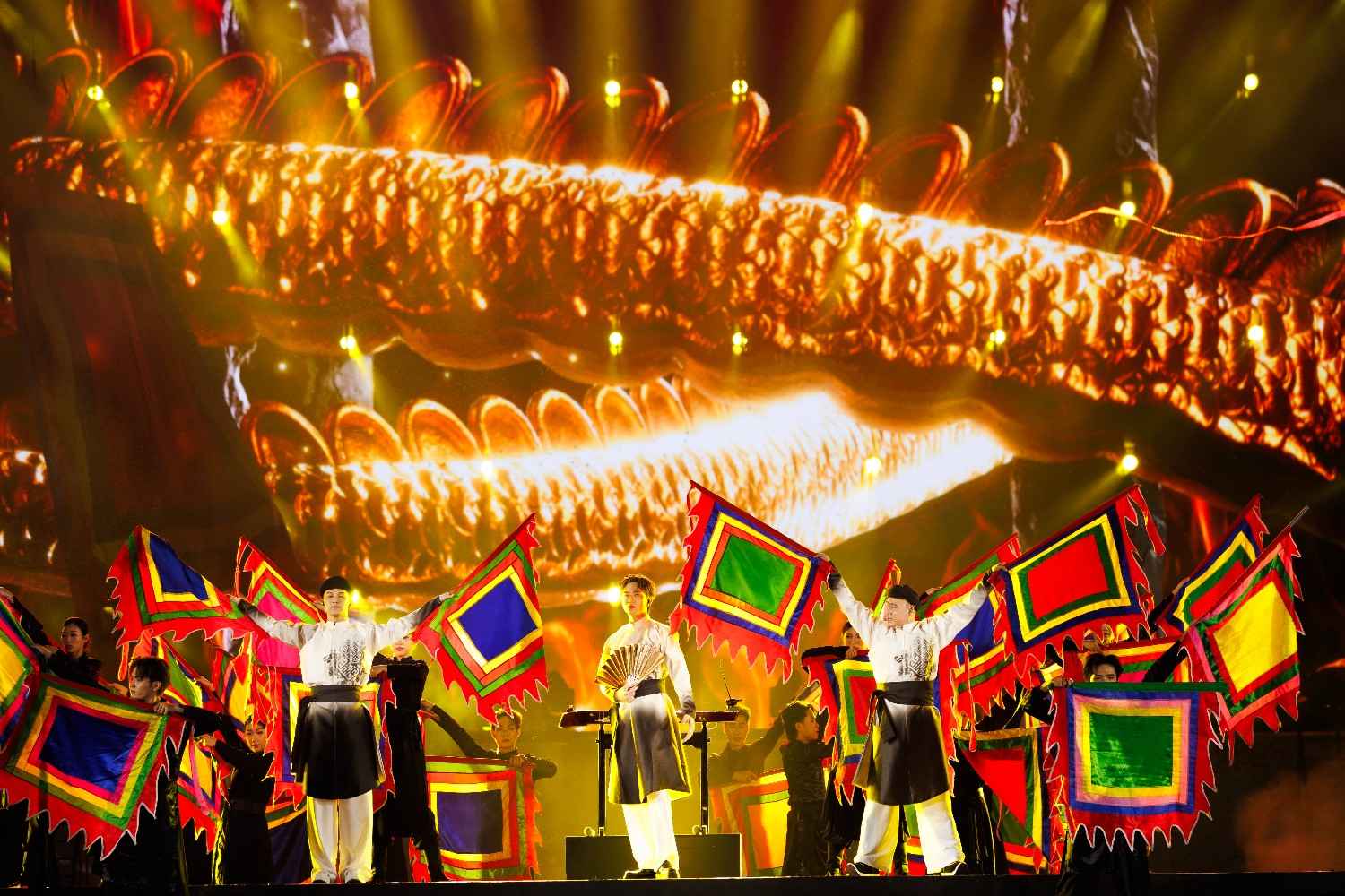 Ca khuc “Trong com” tung gay sot mot lan nua duoc trinh dien lai tai concert cua Yeah 1. Anh: BTC