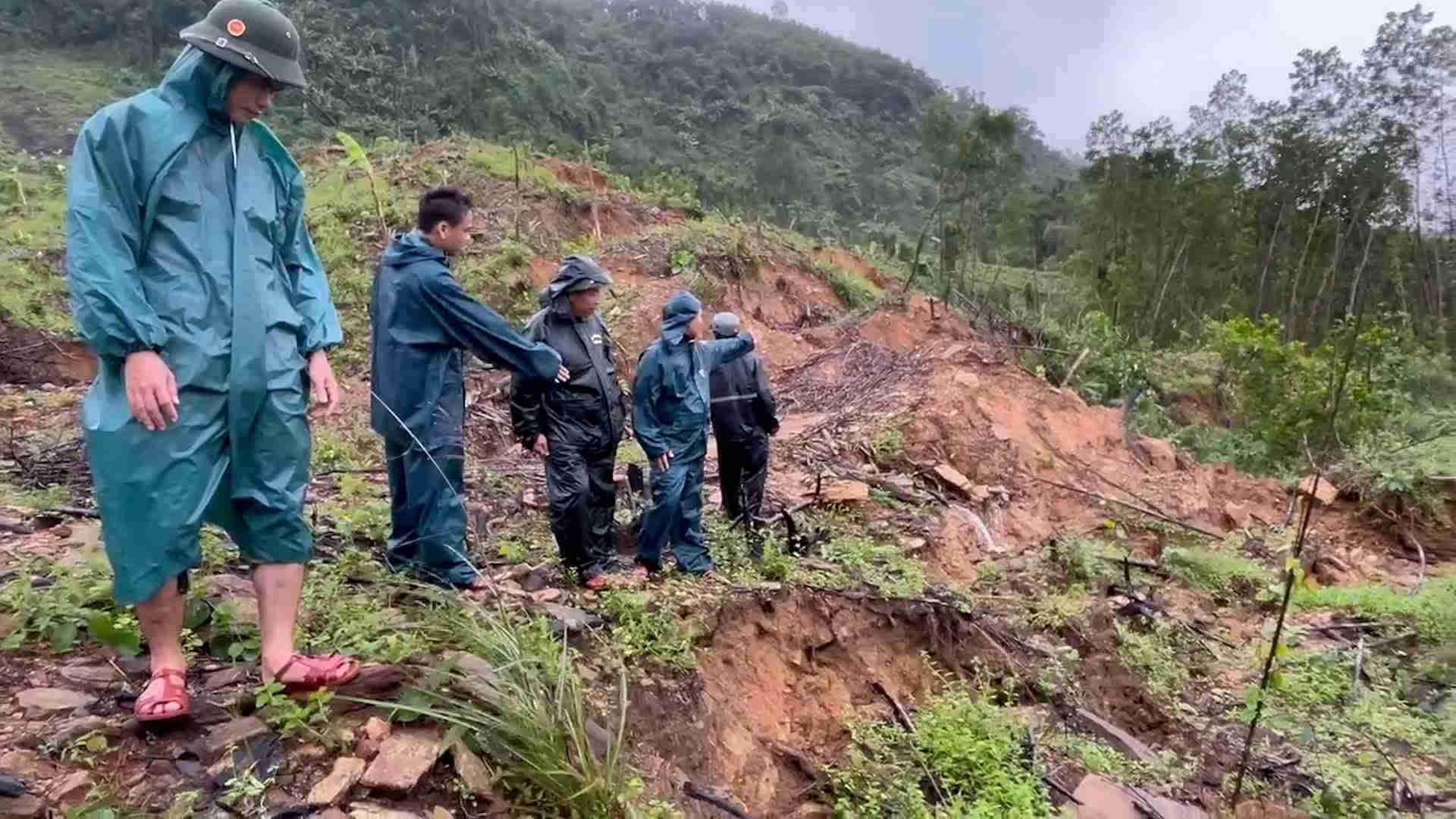 Las autoridades advierten que la zona montañosa de Da Nang corre el riesgo de inundaciones repentinas y deslizamientos de tierra en las proximas 6 horas. Foto: An Thuong