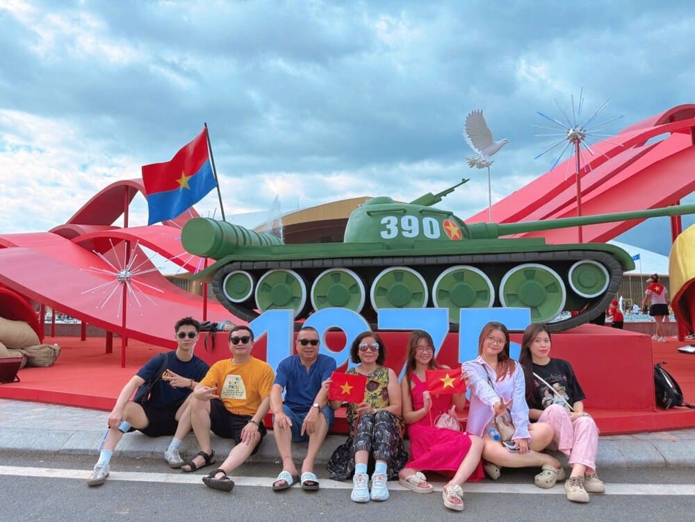 Let's visit the historical relic museum together to make the New Year holiday more meaningful. Photo: Tuan Dat