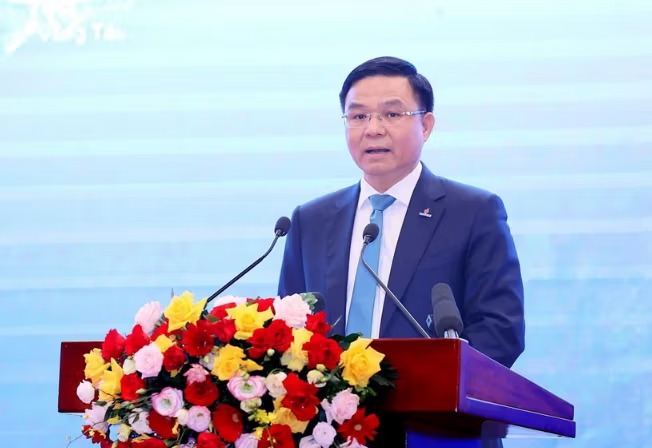 Mr. Le Manh Hung holds the position of Acting Minister of Industry and Trade. Photo: VNA.