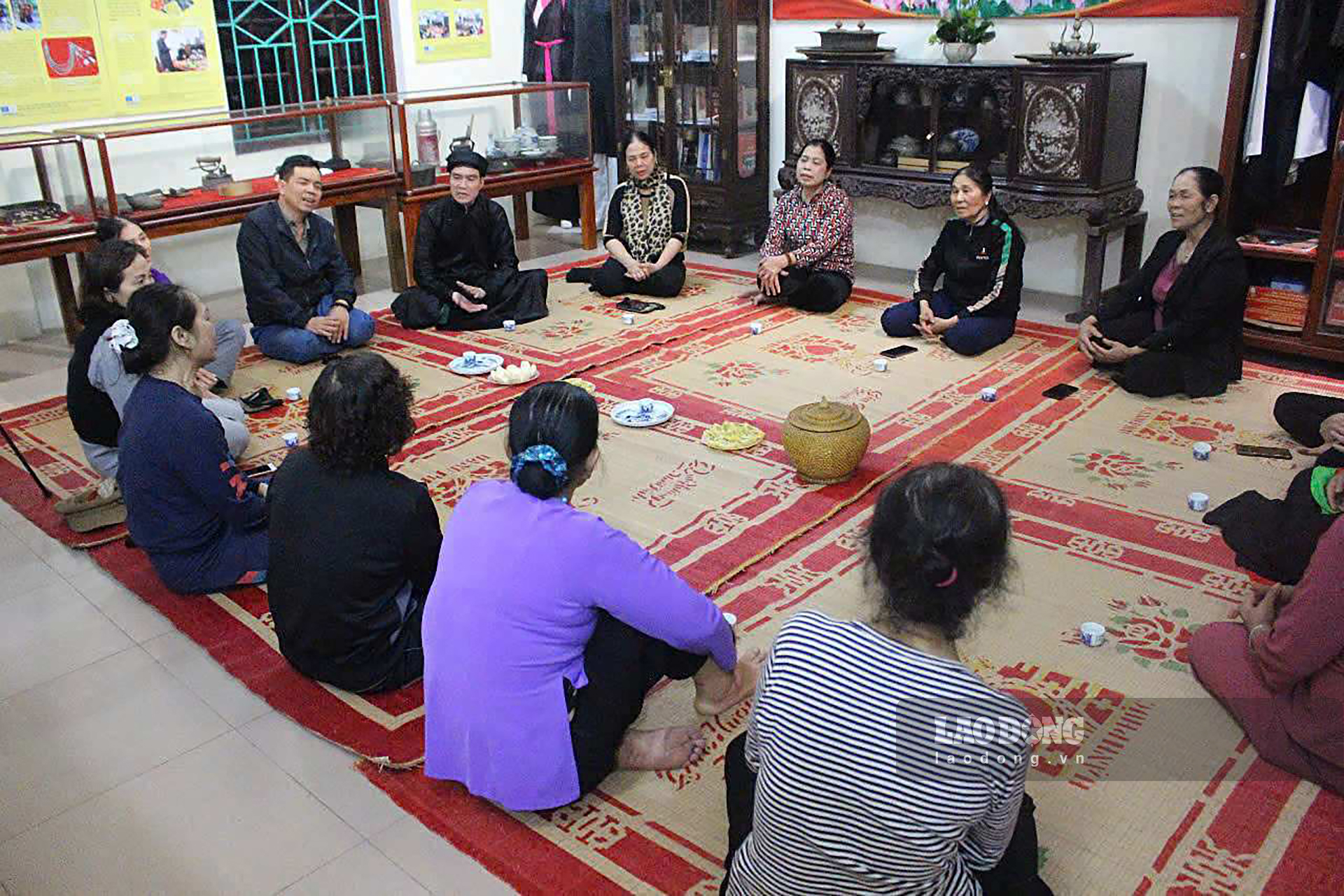 Mot buoi sinh hoat Cau lac bo Quan ho Hoai Trung. Anh: Le Tuyen