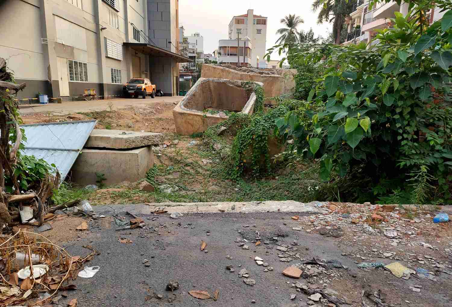 Kenh A41 doan giao duong noi Tran Quoc Hoan da lap xong cong hop.  Anh: Minh Quan