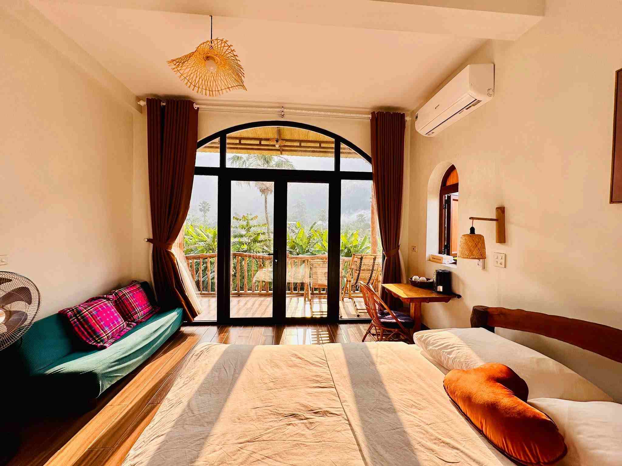 Tu nha san nay farmstay da nang cap them cac can bungalow va phong rieng trong nha kien co cho khach cao cap. Anh: Hoang Thi Xoi