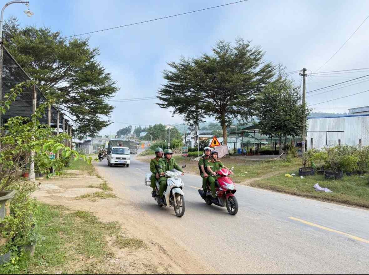 Luc luong chuc nang tuan tra, dam bao an ninh trat tu tren dia ban. Anh: Bao Lam
