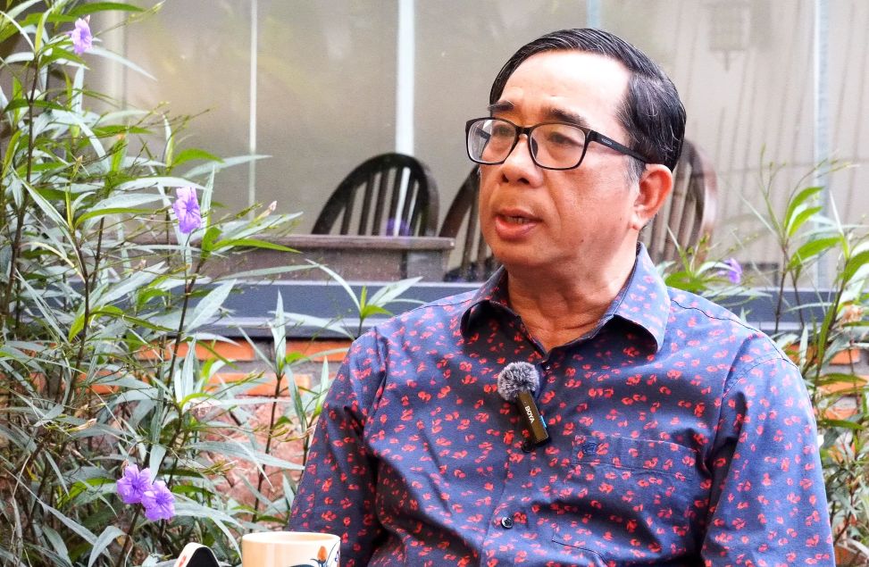 PGS.TS Le Anh Tuan phan tich nguyen nhan khien ngap lut tai cac do thi DBSCL ngay cang nghiem trong. Anh: Thanh Nhan