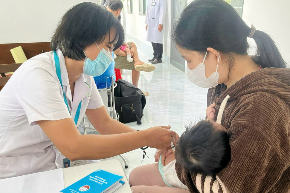 Chuong trinh tiem chung mo rong duoc duy tri hieu qua. Anh: So Y te