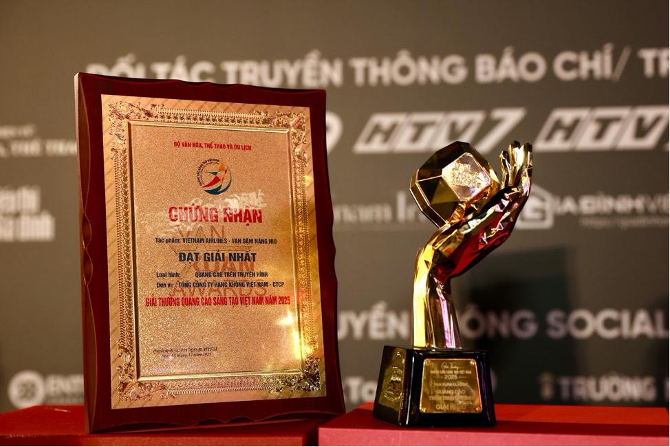Các giải thưởng được vinh danh tại Vạn Xuân Awards là động lực để Vietnam Airlines tiếp tục đầu tư cho những chiến dịch mang chiều sâu và giá trị bền vững. Ảnh: Vietnam Airlines
