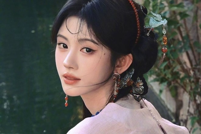 Cuc Tinh Y va cong ty quan ly dang kien nhau vi tranh chap hop dong quan ly nghe si. Anh Nha san xuat  