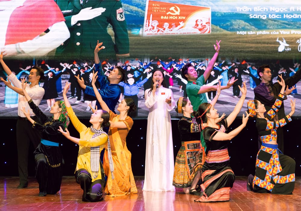 giong hat soprano noi luc,