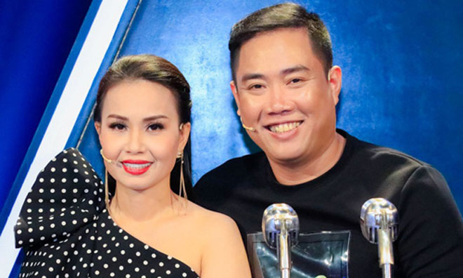 Cam Ly va Minh Vy. Anh: Nghe si cung cap.