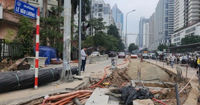 Expanding intersections to reduce congestion, 52 trees in Hanoi are ...