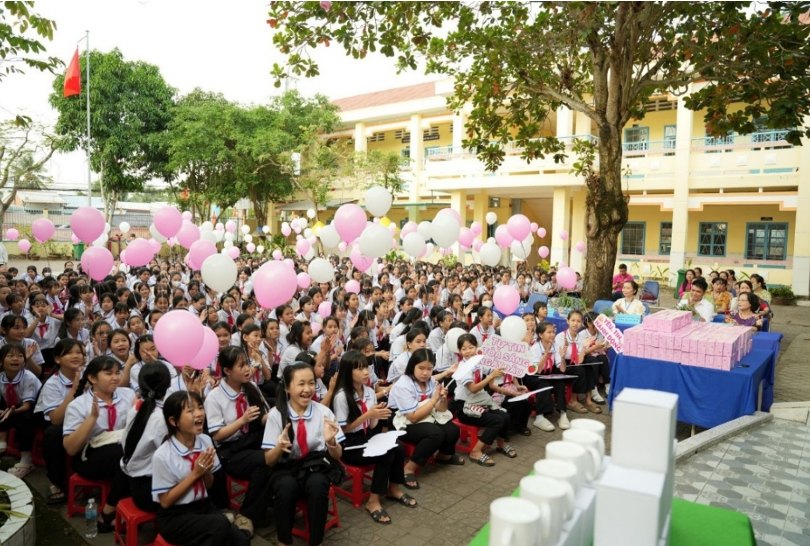 More than 8,000 female secondary school students in Can Tho city participated in the program La con ai dep. Photo: DNCC