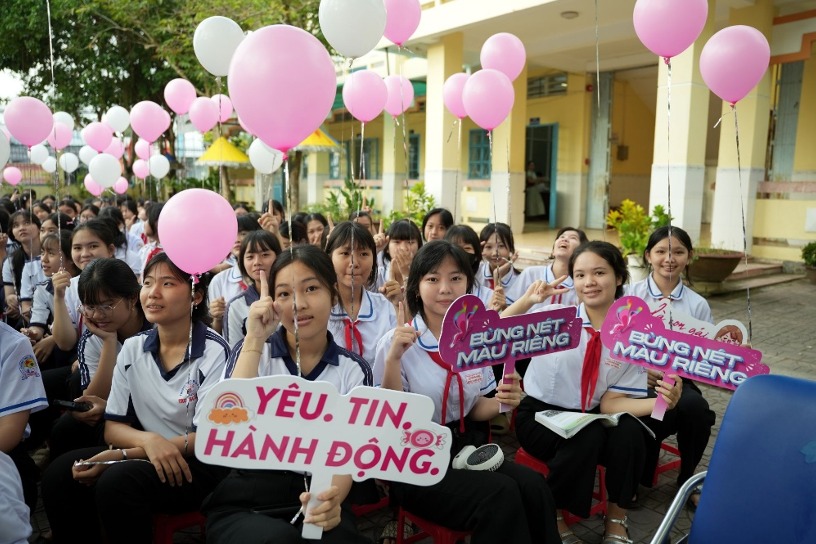 Chuong trinh huong toi muc tieu dong hanh cung nu sinh tu tin vuot qua giai doan tuoi day thi. Anh: DNCC