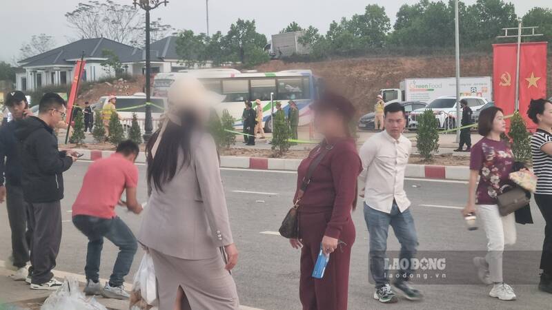 Tinh trang mua ban, trao doi ve xuat hien tran lan. Anh: Nhom Pv