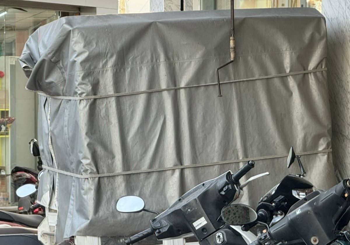 Xe banh mi Bibone lien quan vu viec da ngung hoat dong. Anh: Duy Tuan 