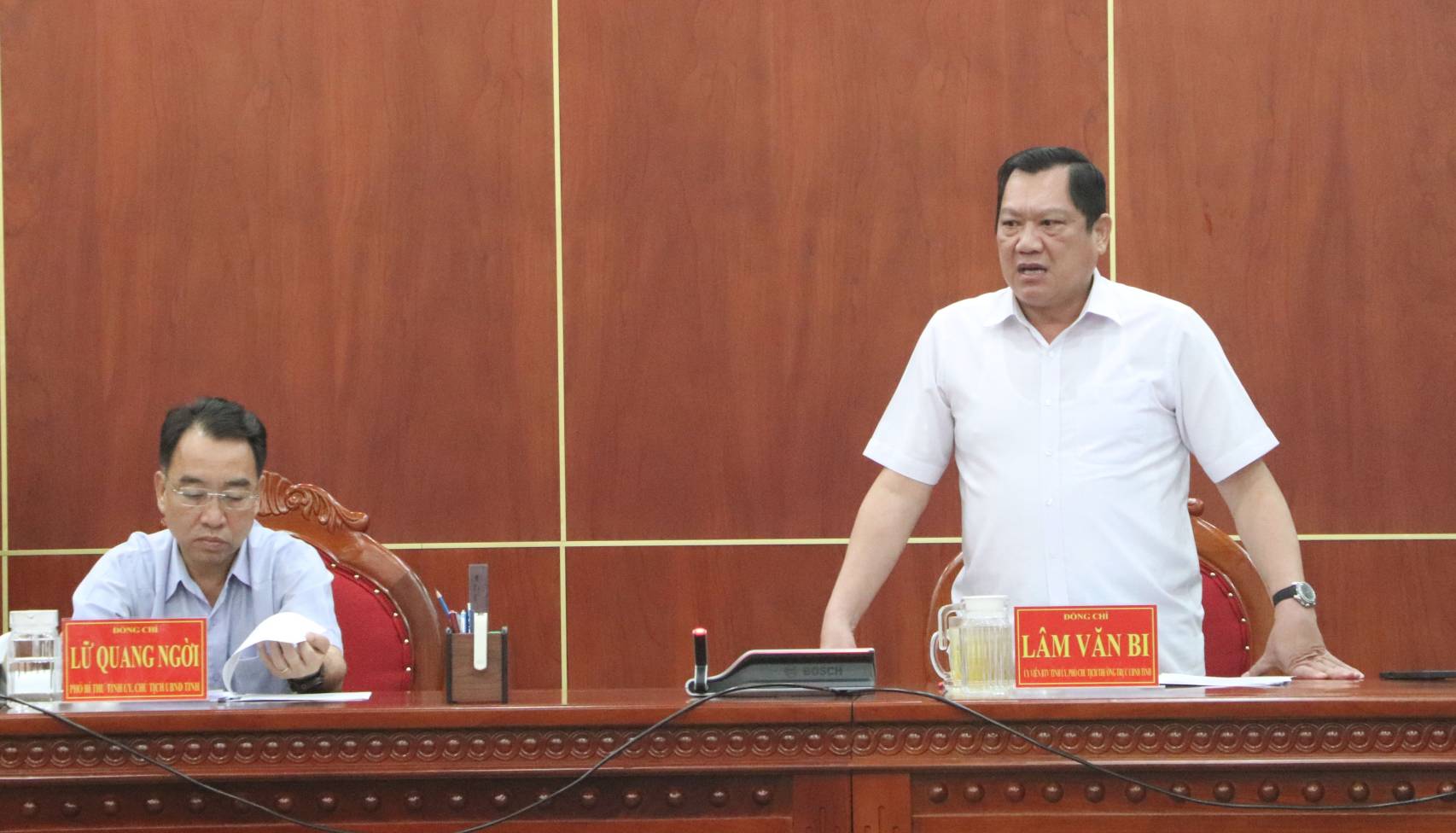 Pho chu tich UBND tinh Ca Mau Lam Van Bi de nghi cac chu dau tu quyet liet hon nua trong giai ngan von dau tu cong. Anh: Nhat Ho