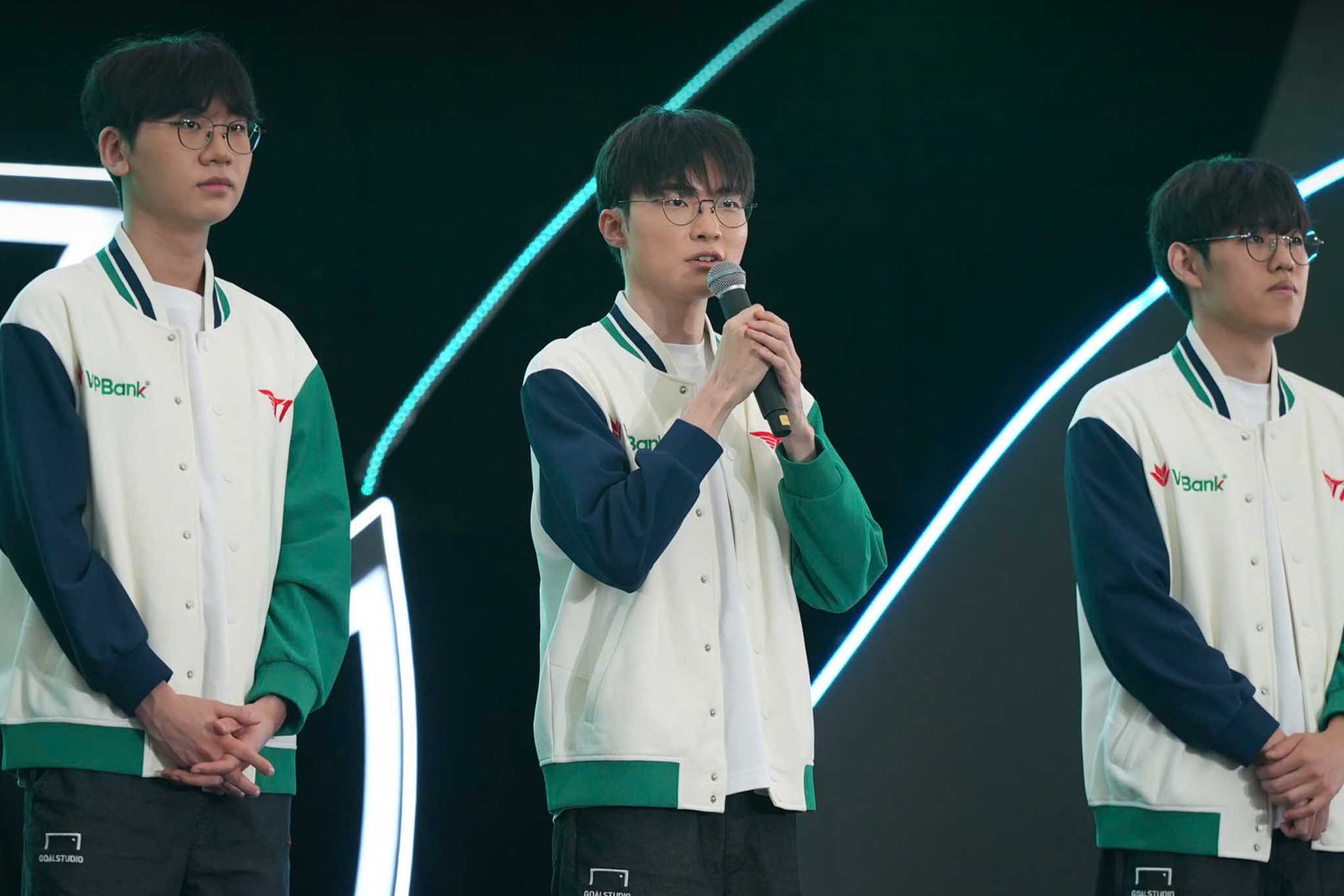 Faker the hien su am hieu ve van hoa, am thuc va the thao tai Viet Nam trong phan giao luu voi nguoi ham mo. Anh: Ban to chuc cung cap