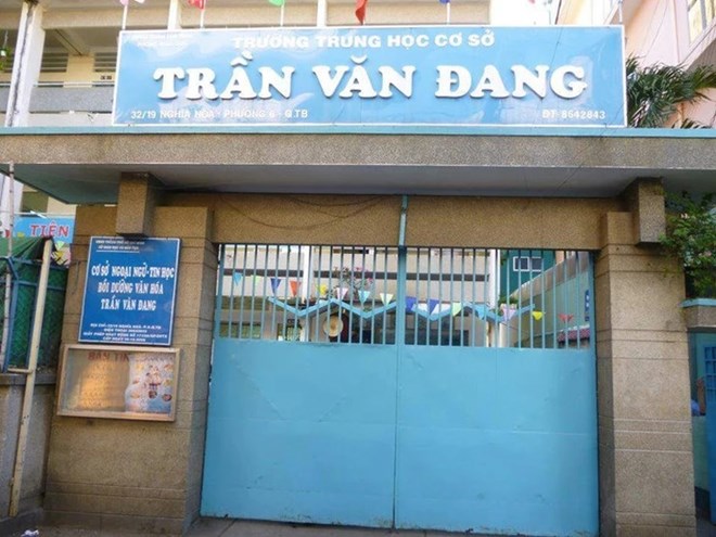 Un enseignant du college Tran Van Dang a Ho Chi Minh-Ville demande aux eleves de se coucher a 21 heures et de se lever a 5 heures du matin. Photo : ecole