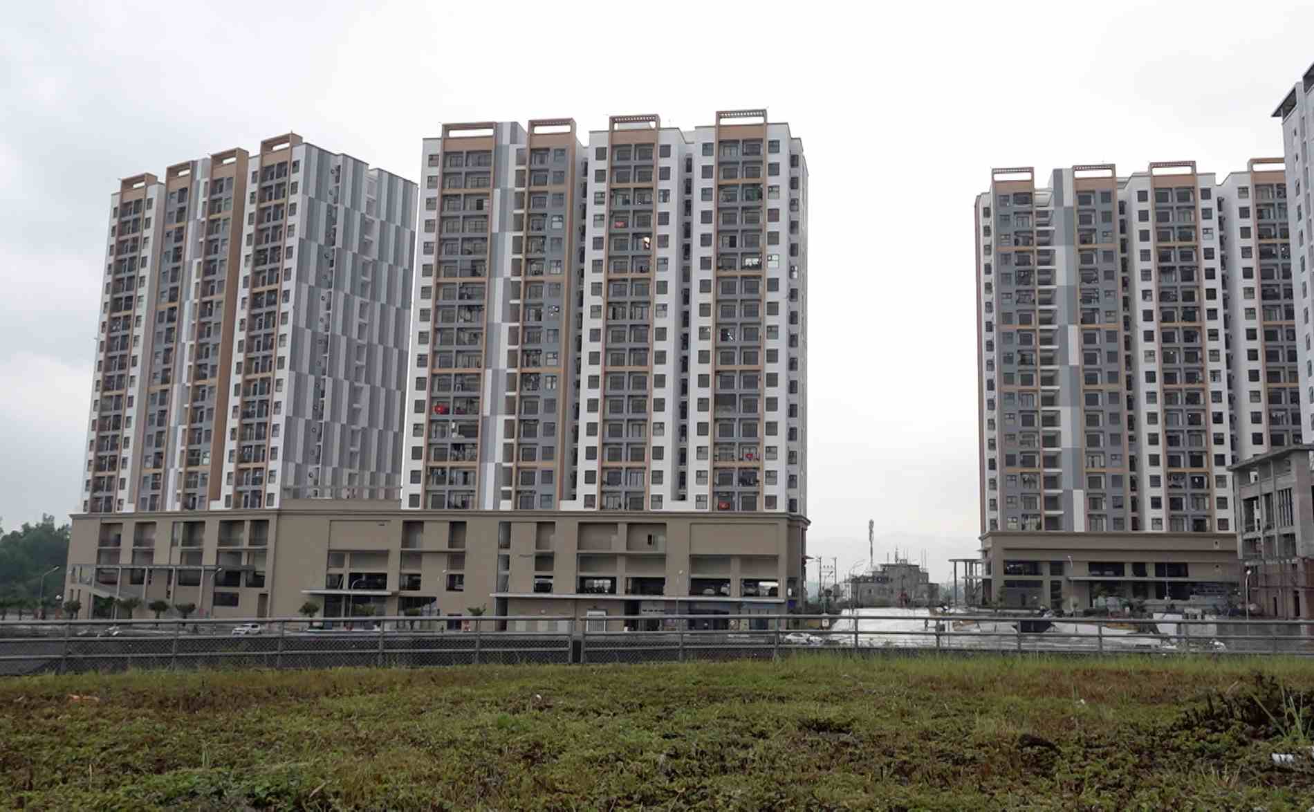 Panorama du projet de logements sociaux Bank Hill Apartment, quartier d'Ha Long. Photo de : Doan Hung