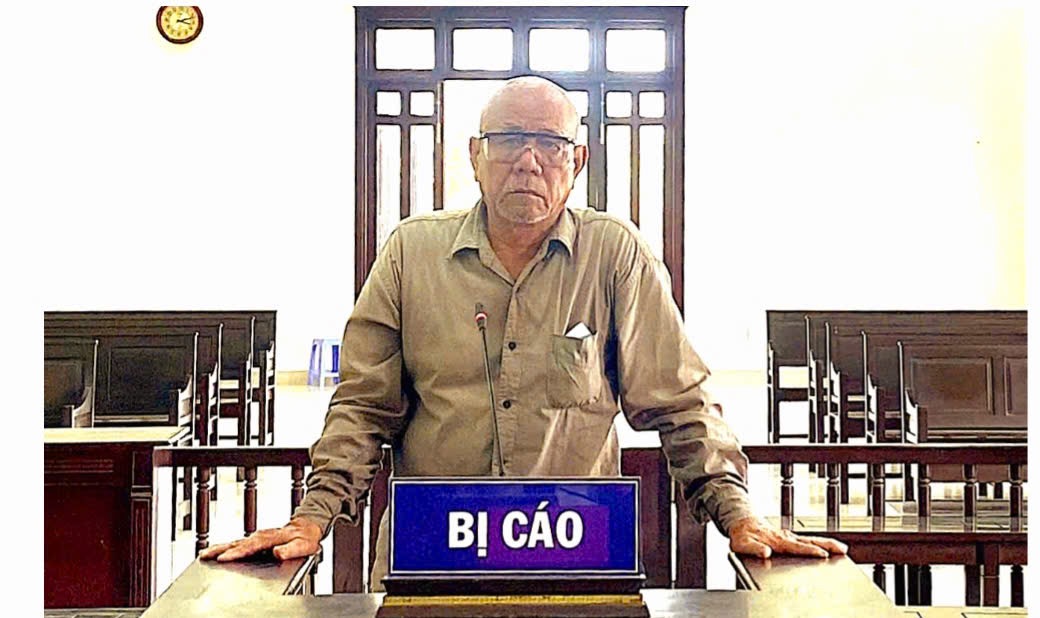 Cướp giật 326 tờ vé số của người phụ nữ bán dạo, bị cáo Nguyễn Văn Tạo bị tuyên y án sơ thẩm 1 năm 3 tháng tù. Ảnh: Duy Minh