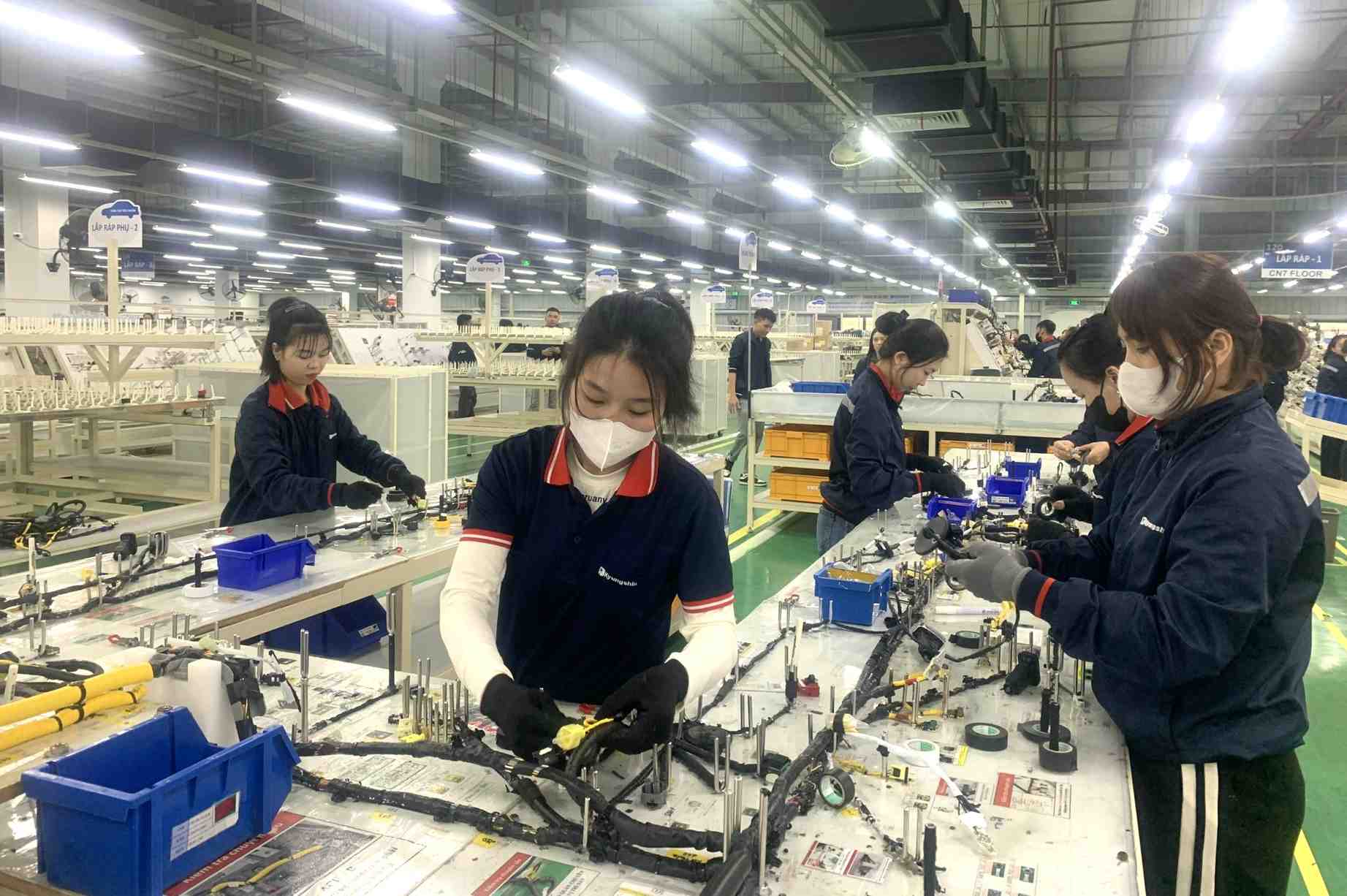 Many businesses in the Southeast Nghe An Economic Zone expect the 2026 Lunar New Year bonus to be 1 million VND/worker. Photo: Ngoc Anh