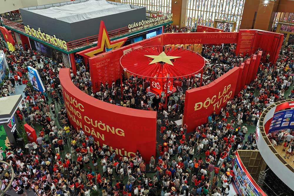 La exposicion Los logros del pais con el tema '80 años de Viaje a la Independencia - Libertad - Felicidad' es una de las 15 nominaciones en la Votacion de los 10 eventos culturales deportivos y turisticos destacados de 2025. Foto: Linh Nguyen