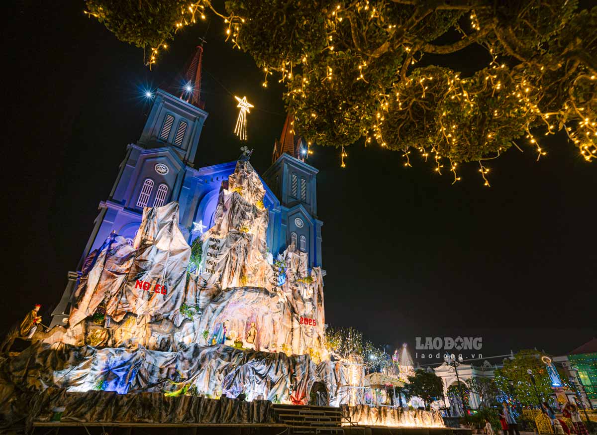Christmas decoration in the land of churches in Ninh Binh. Photo: Ngoc Dang