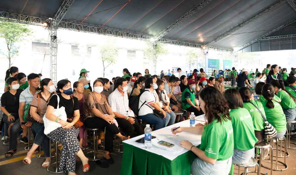 Nguoi dan duoc thuc hien nhieu hang muc kham suc khoe nhu xet nghiem mau, do dien tim, chup X-quang phoi… Anh: Hien Ho