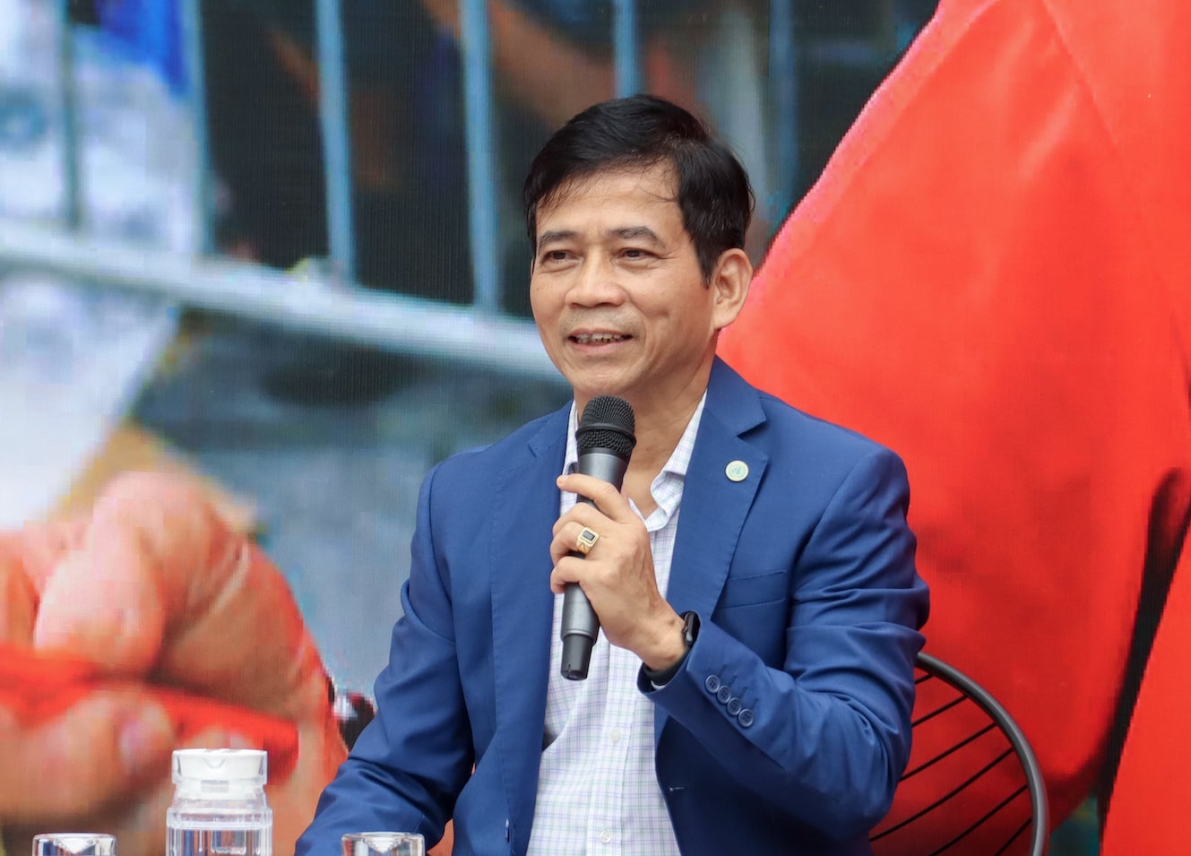 Thieu tuong Hoang Kim Phung - Nguyen Cuc truong Cuc Gin giu hoa binh Viet Nam. Anh: BTC