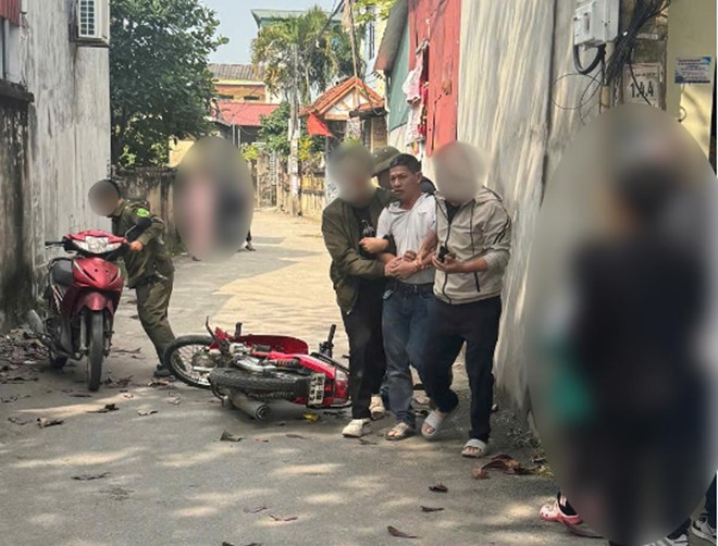 Công an xã ở Hưng Yên liên tiếp bắt 3 đối tượng cất ma túy để sử dụng