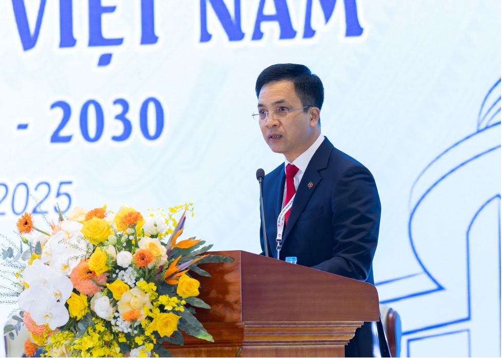 Dong chi Nguyen Trung Dung - Uy vien Ban chap hanh Cong doan Ngan hang Viet Nam khoa VIII nhiem ky 2025 - 2030, Pho Chu tich thuong truc Cong doan Agribank phat bieu tham luan tai Dai hoi. Anh: Agribank