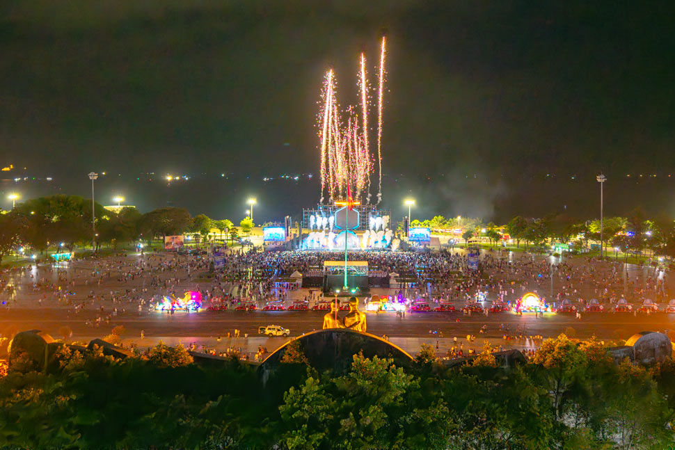 The 2026 New Year's Countdown will take place from 8:30 p.m. on December 31, 2025 to 0:30 a.m. on January 1, 2026, at Nguyen Tat Thanh Square (Quy Nhon Ward, Gia Lai). Photo: Huy Phuc