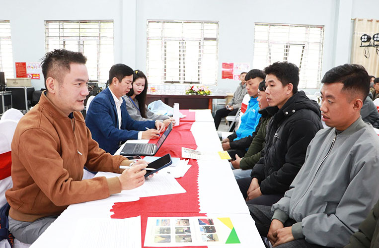 The company interviewed Lai Chau workers directly who wanted to go abroad to work in the Korean market. Photo: Lai Chau Provincial People's Committee