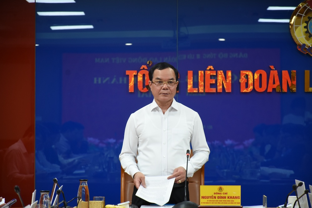 Chairman Nguyen Dinh Khang emphasized that in 2025, the work of Party building in terms of organization, political and ideological work, mass mobilization, inspection and supervision will be focused on. Photo: Phuong Mai