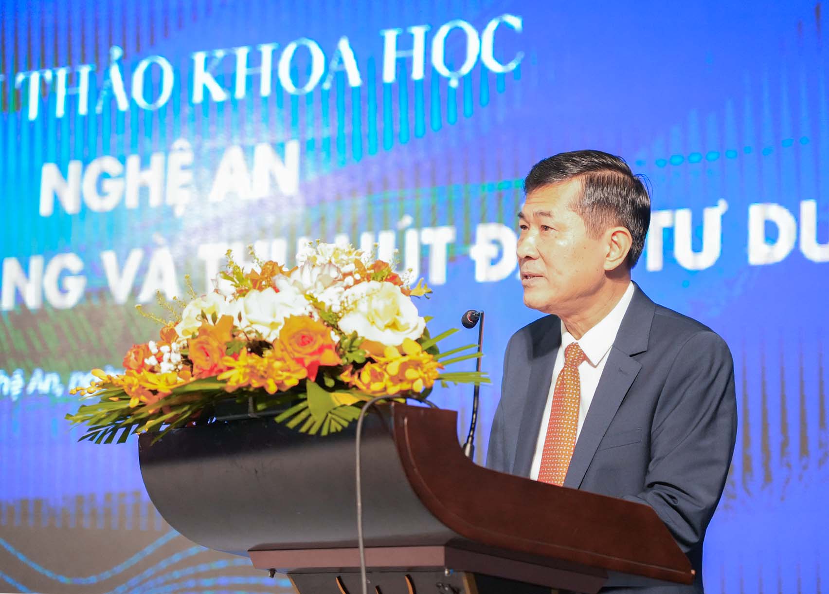 Pho Chu tich tinh Nghe An Thai Van Thanh phat bieu tai hoi thao. Anh: Duy Chuong