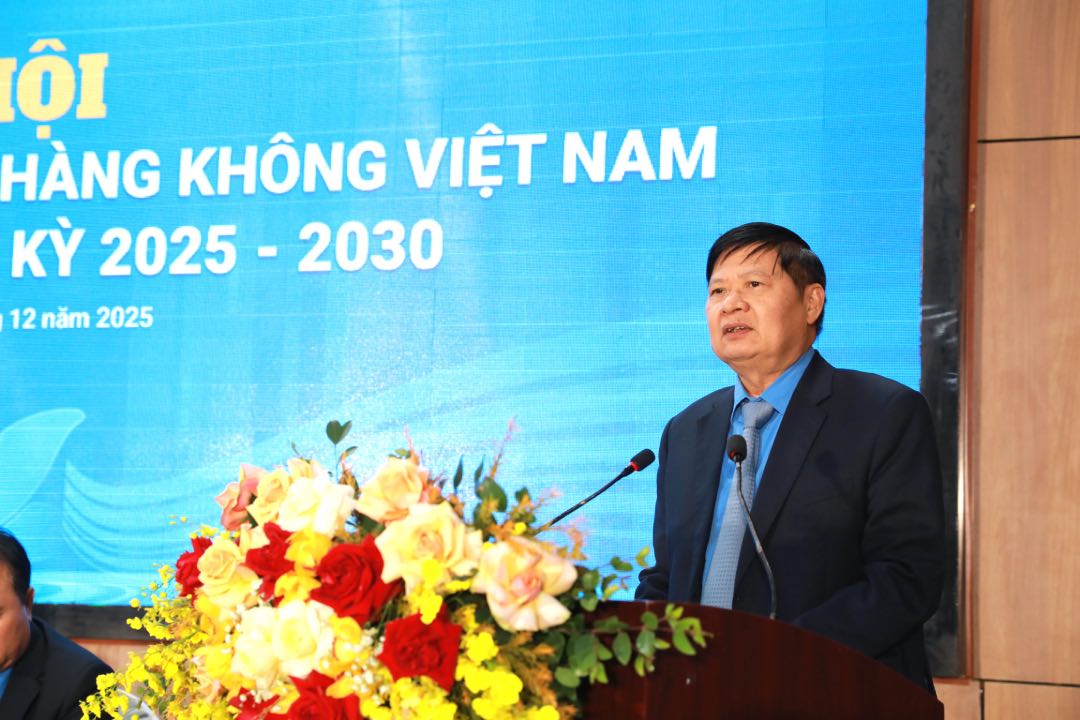 El Sr. Phan Van Anh - Vicepresidente de la Confederacion General del Trabajo de Vietnam pronuncio un discurso de direccion en el congreso. Foto: Bao Han