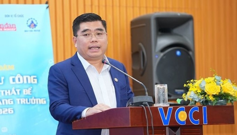 Ong Phan Tan Dat - Chu tich Hiep hoi Cong nghiep khoang san TP HCM, Chu tich KSB phat bieu tai Toa dam. Anh: Anh Tu