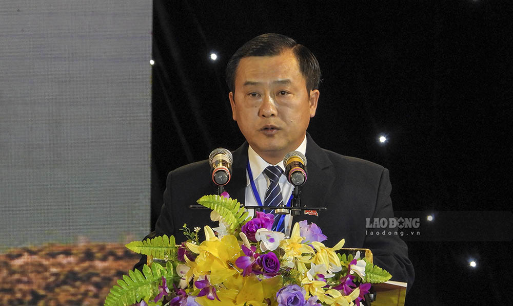 Approving the dismissal of Mr. Vu A Bang from the position of Vice Chairman of the People's Committee of Dien Bien province. Photo: Van Thanh Chuong