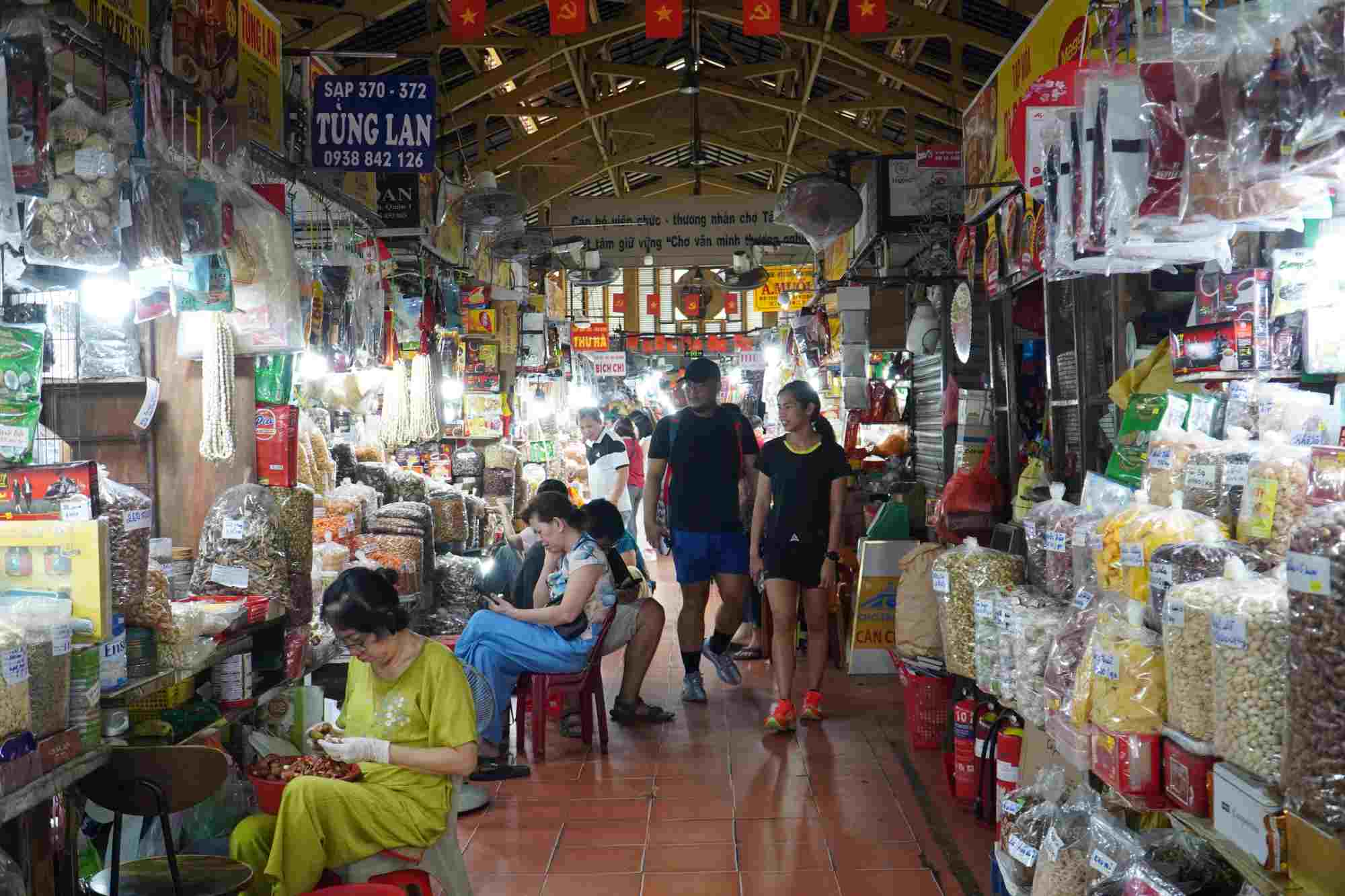 Market business is gradually adapting to the e-commerce model. Photo: Ngoc Le