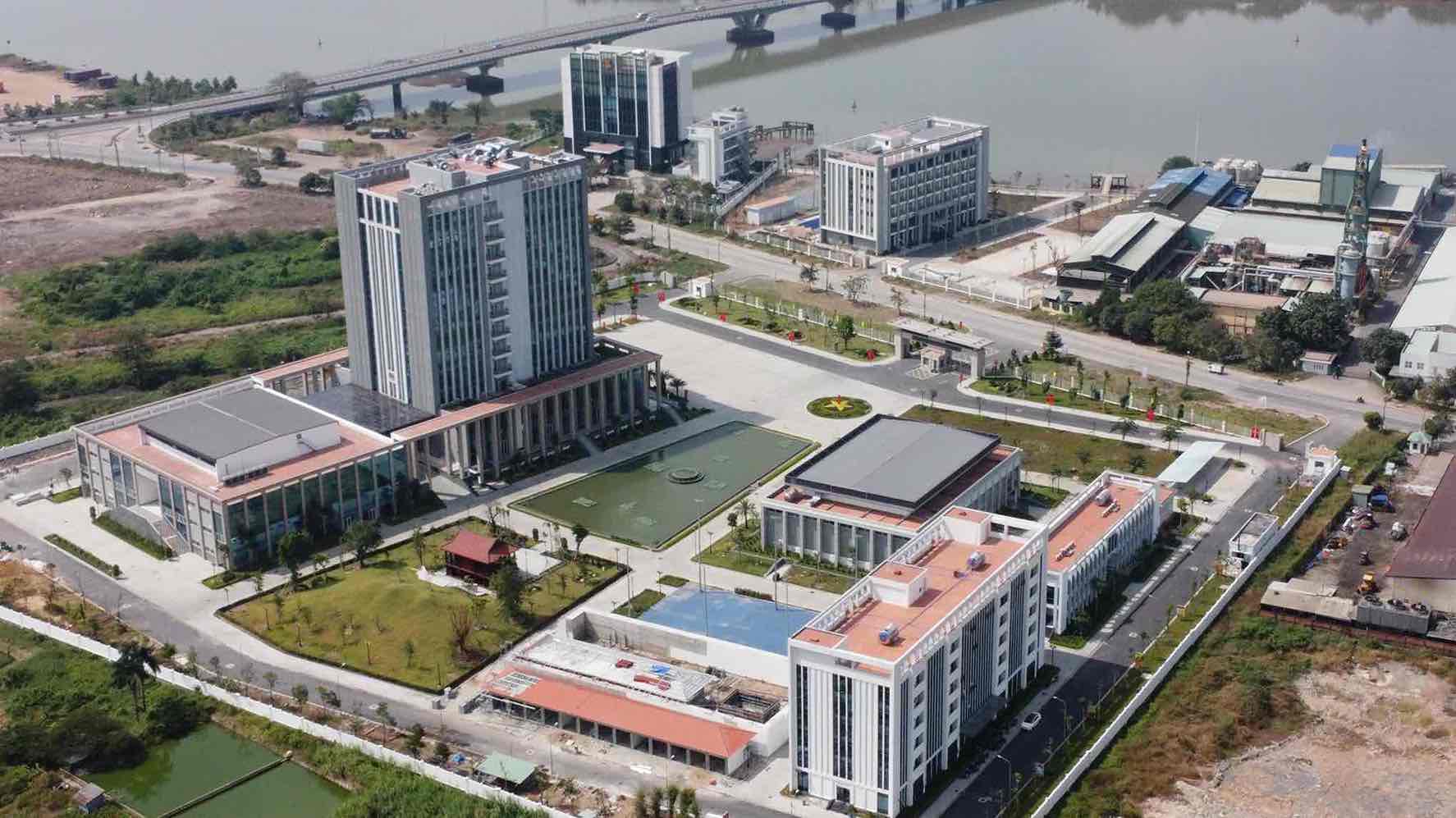 Khu vuc cac co quan nha nuoc duoc giu lai. Anh: HAC